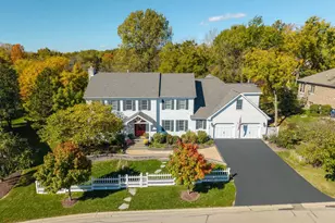 712 Stonebridge Rd, Frankfort, IL 60423 - Photo 1