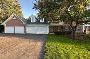 802 Butternut Ln, Mount Prospect, IL 60056 - Photo 1