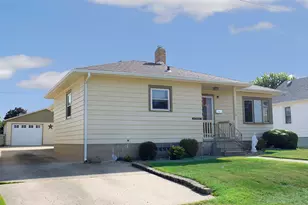 318 24th Ave, Ottawa, IL 61350 - Photo 1