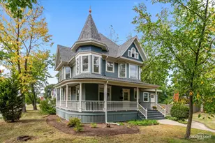 602 Prospect St, Elgin, IL 60120 - Photo 1