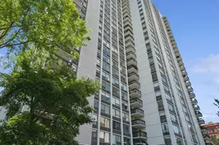 1460 N Sandburg Terrace, Chicago, IL 60610 - Photo 1