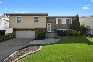 17115 Magnolia Dr, Hazel Crest, IL 60429 - Photo 1