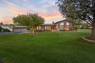 20W270 Pleasantdale Dr, Lemont, IL 60439 - Photo 1