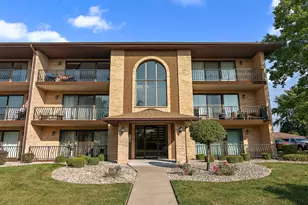 16107 Eagle Ridge Dr, Tinley Park, IL 60477 - Photo 1