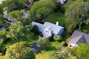 930 Harding Rd, Hinsdale, IL 60521 - Photo 1