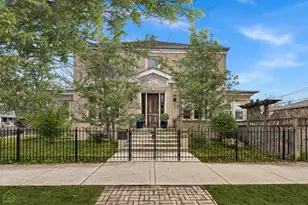 2901 W Sunnyside Ave, Chicago, IL 60625 - Photo 1