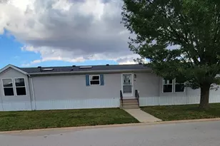 1001 Oak Ridge Dr, Manteno, IL 60950 - Photo 1