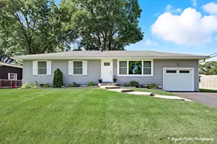 1607 Lakeland Ave, McHenry, IL 60050 - Photo 1