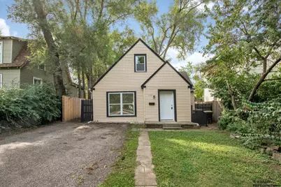 123 E Pineview Drive, Round Lake Park, IL 60073 - Photo 1
