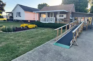 918 N Jackson St, Streator, IL 61364 - Photo 1