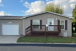 756 B Mallard Cir, Sandwich, IL 60548 - Photo 1