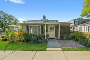 1182 Cove Dr, Prospect Heights, IL 60070 - Photo 1