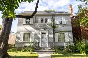 5832 N Kenton Ave, Chicago, IL 60646 - Photo 1