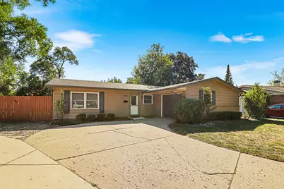 905 Wilshire Drive, Wheeling, IL 60090 - Photo 1