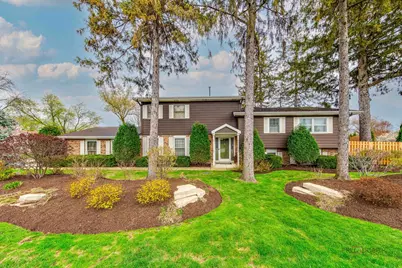 1137 Pine Tree Lane, Libertyville, IL 60048 - Photo 1