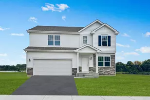 610 N Sycamore St, Hinckley, IL 60520 - Photo 1