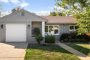 640 S Grove Ave, Barrington, IL 60010 - Photo 1