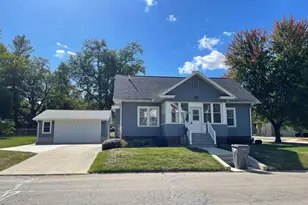 229 W Moore St, Ottawa, IL 61350 - Photo 1