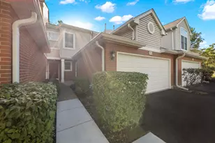 872 Old Checker Rd, Buffalo Grove, IL 60089 - Photo 1