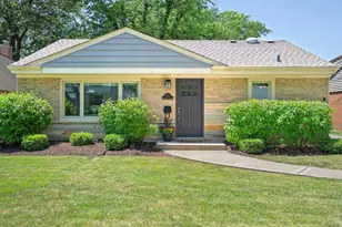 814 S Hawthorne Ave, Elmhurst, IL 60126 - Photo 1