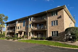 10228 SW Hwy, Chicago Ridge, IL 60415 - Photo 1