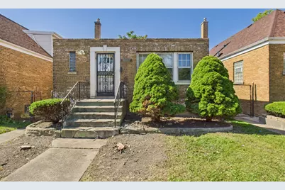 9832 S Calumet Avenue, Chicago, IL 60628 - Photo 1