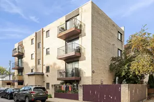 2601 W Foster Ave, Chicago, IL 60625 - Photo 1