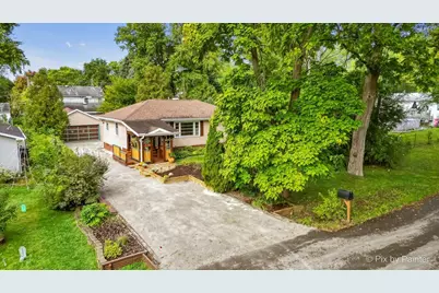 1911 Highview Avenue, McHenry, IL 60050 - Photo 1