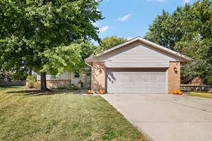 1365 Braemar Ct, Bourbonnais, IL 60914 - Photo 1