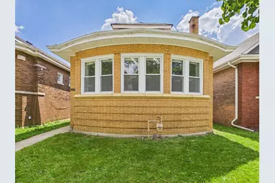 8015 S Paxton Avenue, Chicago, IL 60617 - Photo 1