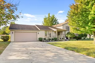 2636 Little Bluestem Rd, Morris, IL 60450 - Photo 1