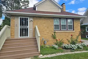616 W Keith Ave, Waukegan, IL 60085 - Photo 1