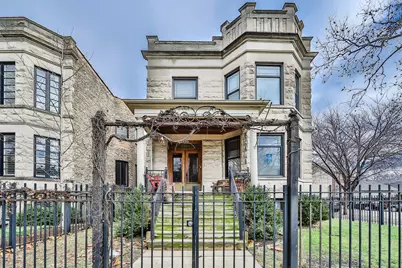 3901 N Hamilton Avenue, Chicago, IL 60618 - Photo 1