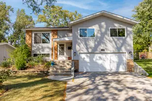 2546 Jonquil Ln, Woodridge, IL 60517 - Photo 1