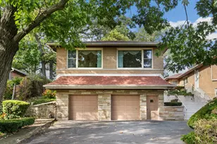 10606 S Longwood Dr, Chicago, IL 60643 - Photo 1