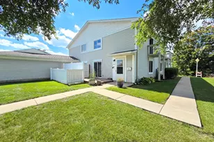 1672 Cornell Dr, Hoffman Estates, IL 60169 - Photo 1