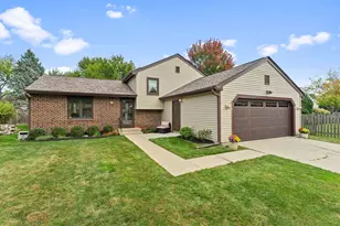 307 Albright Ct, Vernon Hills, IL 60061 - Photo 1