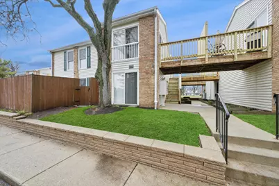 1860 Huntington Boulevard #E, Hoffman Estates, IL 60169 - Photo 1