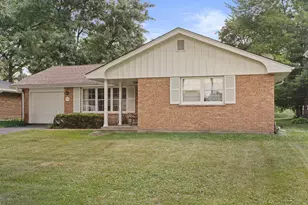 129 Monument Ave, Barrington, IL 60010 - Photo 1