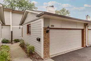 886 Swan Ln, Deerfield, IL 60015 - Photo 1