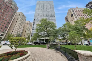 2400 N Lakeview Ave, Chicago, IL 60614 - Photo 1