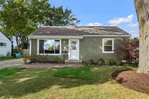 214 N Louis St, Mount Prospect, IL 60056 - Photo 1