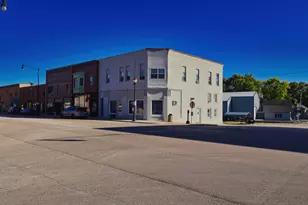 105 E Lincoln Ave, Hinckley, IL 60520 - Photo 1