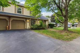 1329 Queensgreen Cir, Naperville, IL 60563 - Photo 1