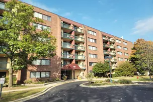 1800 Huntington Blvd, Hoffman Estates, IL 60169 - Photo 1