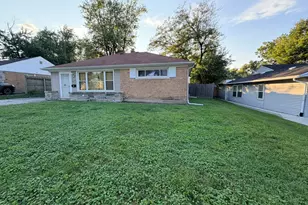 332 Nokomis St, Park Forest, IL 60466 - Photo 1
