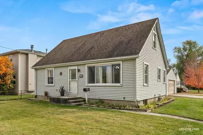 457 W Spring Street, South Elgin, IL 60177 - Photo 1