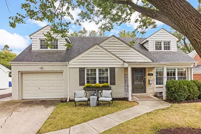 27 Indian Drive, Clarendon Hills, IL 60514 - Photo 1