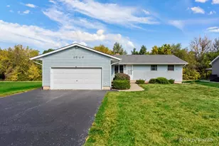 1084 Holiday Dr, Lake Holiday, IL 60548 - Photo 1