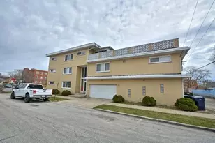 8701 S Sacramento Ave, Evergreen Park, IL 60805 - Photo 1